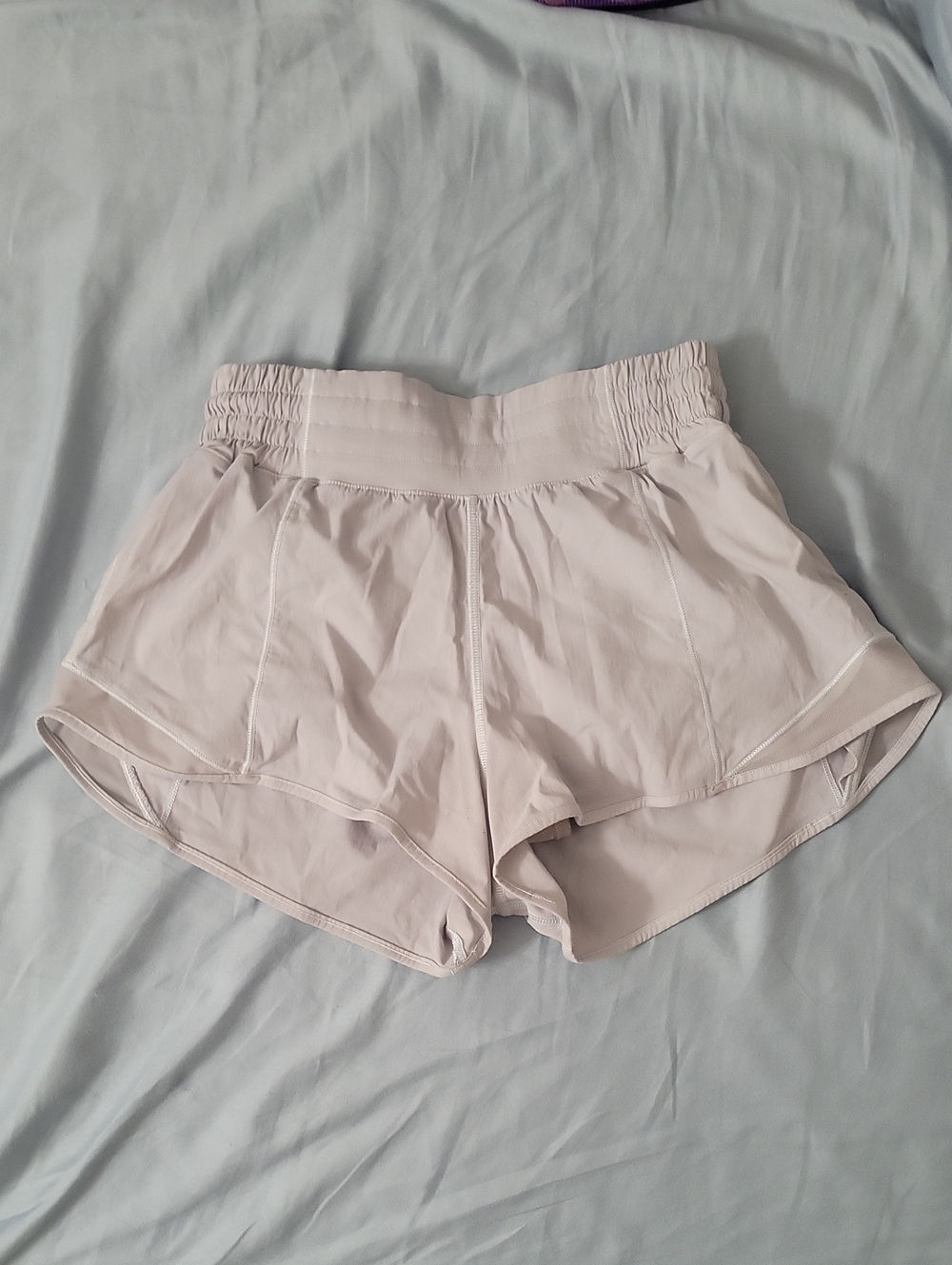 lululemom hotty hot high rise 2.5" lined shorts